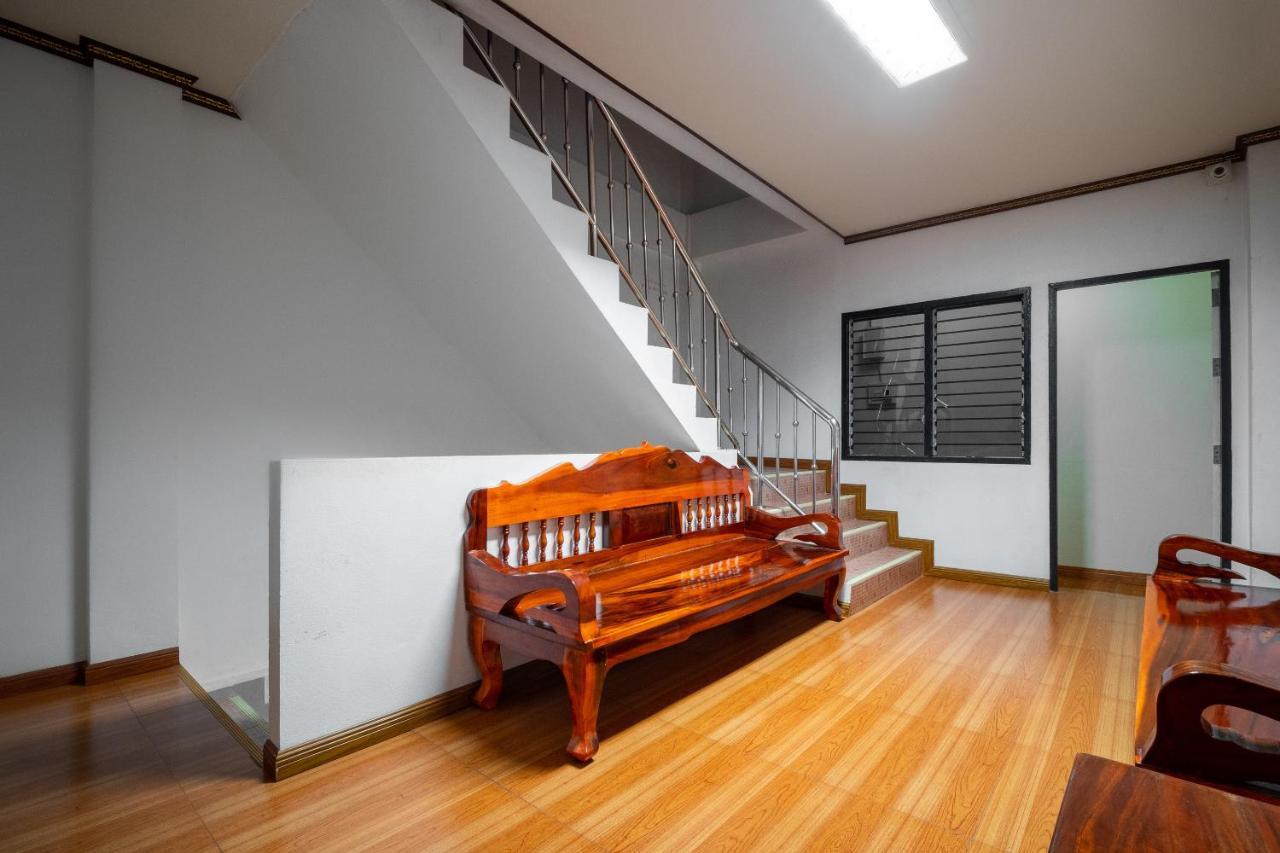 Oyo 836 Pk Residence Саттахіп Екстер'єр фото