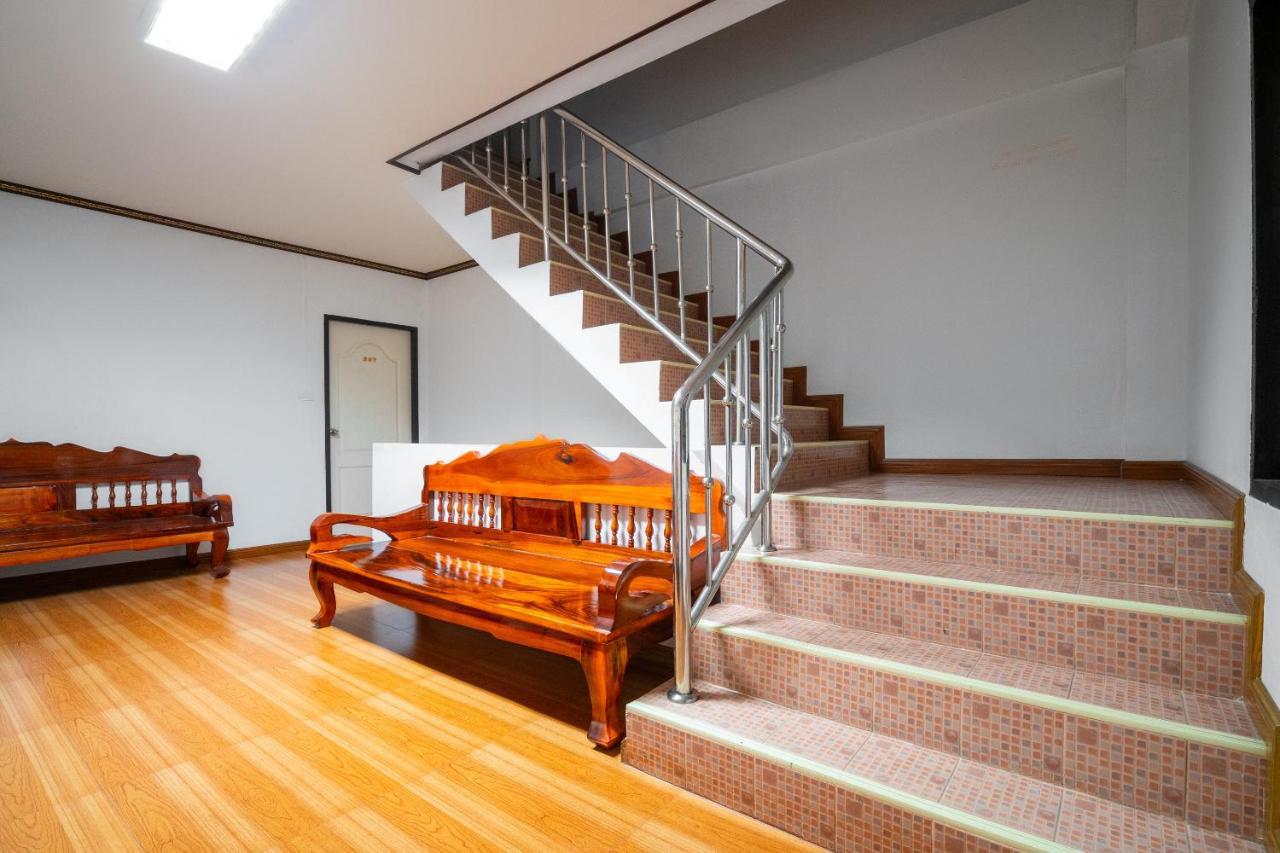 Oyo 836 Pk Residence Саттахіп Екстер'єр фото