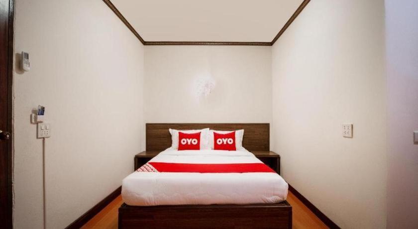 Oyo 836 Pk Residence Саттахіп Екстер'єр фото