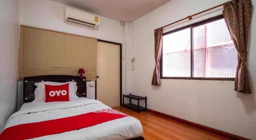 Oyo 836 Pk Residence Саттахіп Екстер'єр фото