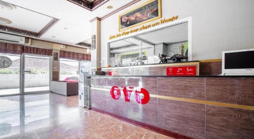 Oyo 836 Pk Residence Саттахіп Екстер'єр фото