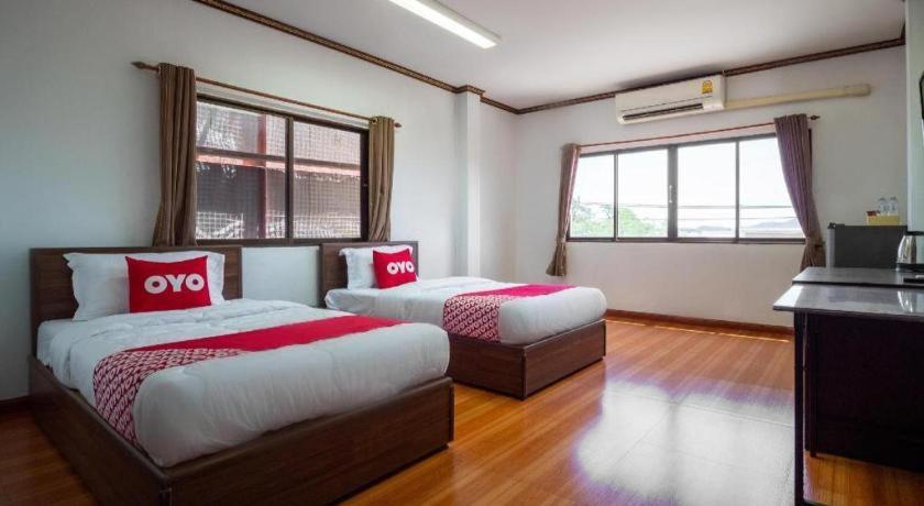 Oyo 836 Pk Residence Саттахіп Екстер'єр фото
