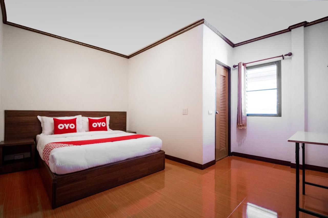 Oyo 836 Pk Residence Саттахіп Екстер'єр фото